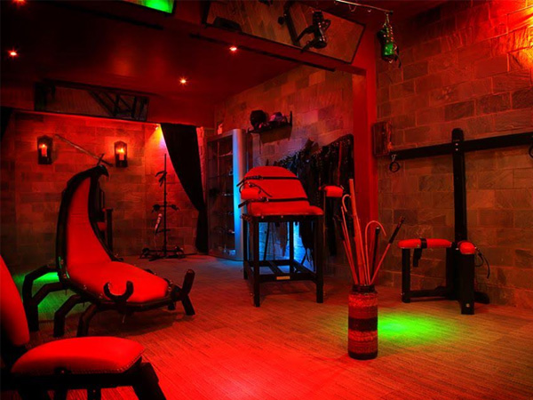 10 Kinky Honeymoon Destinations That Should Be On Every Couple’s List